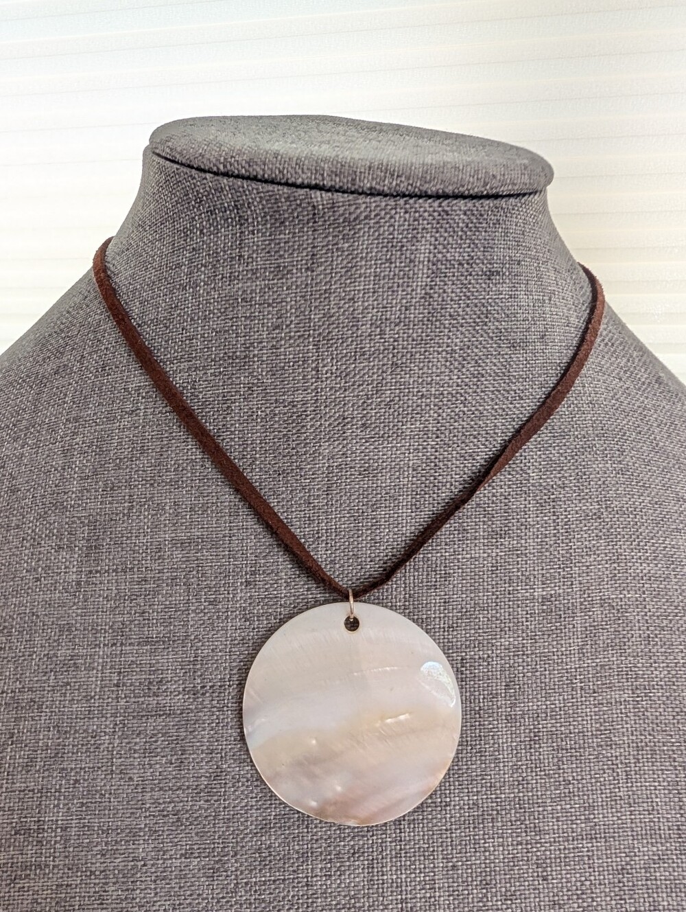 Beach Style Boho Mother Of Pearl Shell Pendant Summer Vacation Cord Necklace